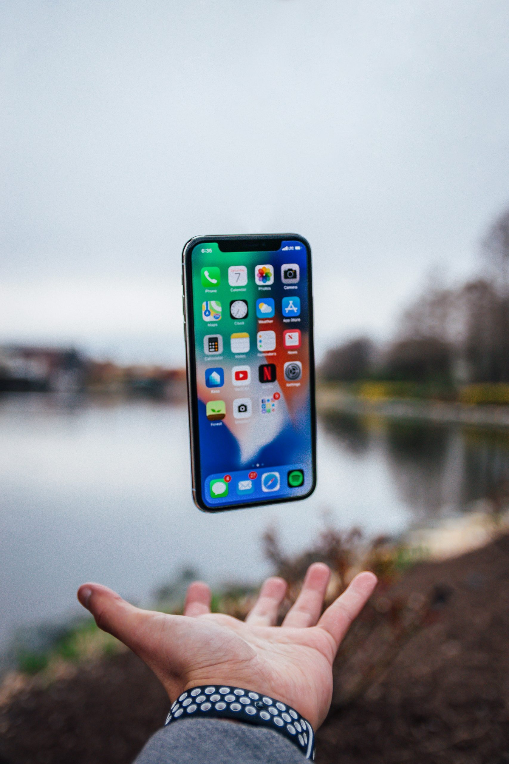 Jak wybrać idealny telefon? Kompletny poradnik 2025